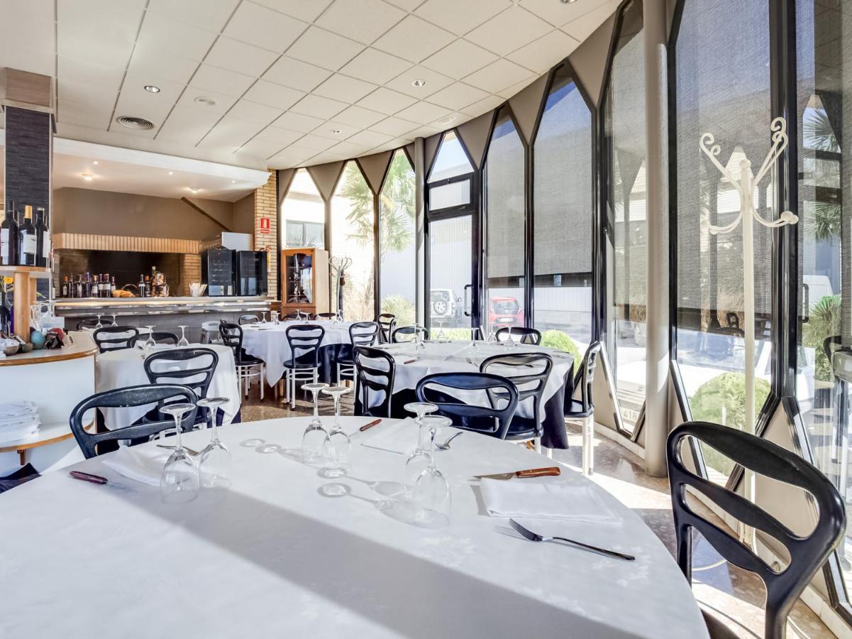 Hotel Restaurante Blanc I Negre 2 Agramunt Dış mekan fotoğraf