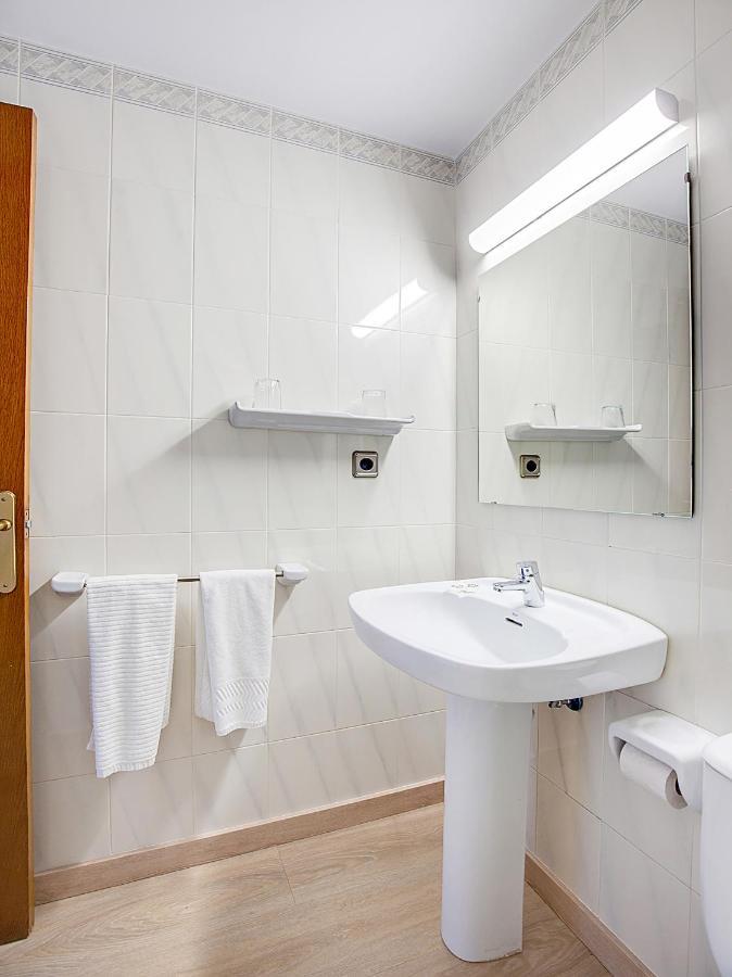 Hotel Restaurante Blanc I Negre 2 Agramunt Dış mekan fotoğraf